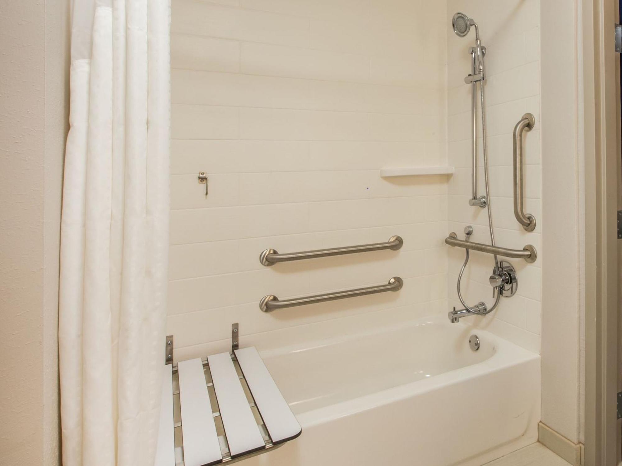 Holiday Inn Express & Suites - Sturbridge By Ihg Dış mekan fotoğraf